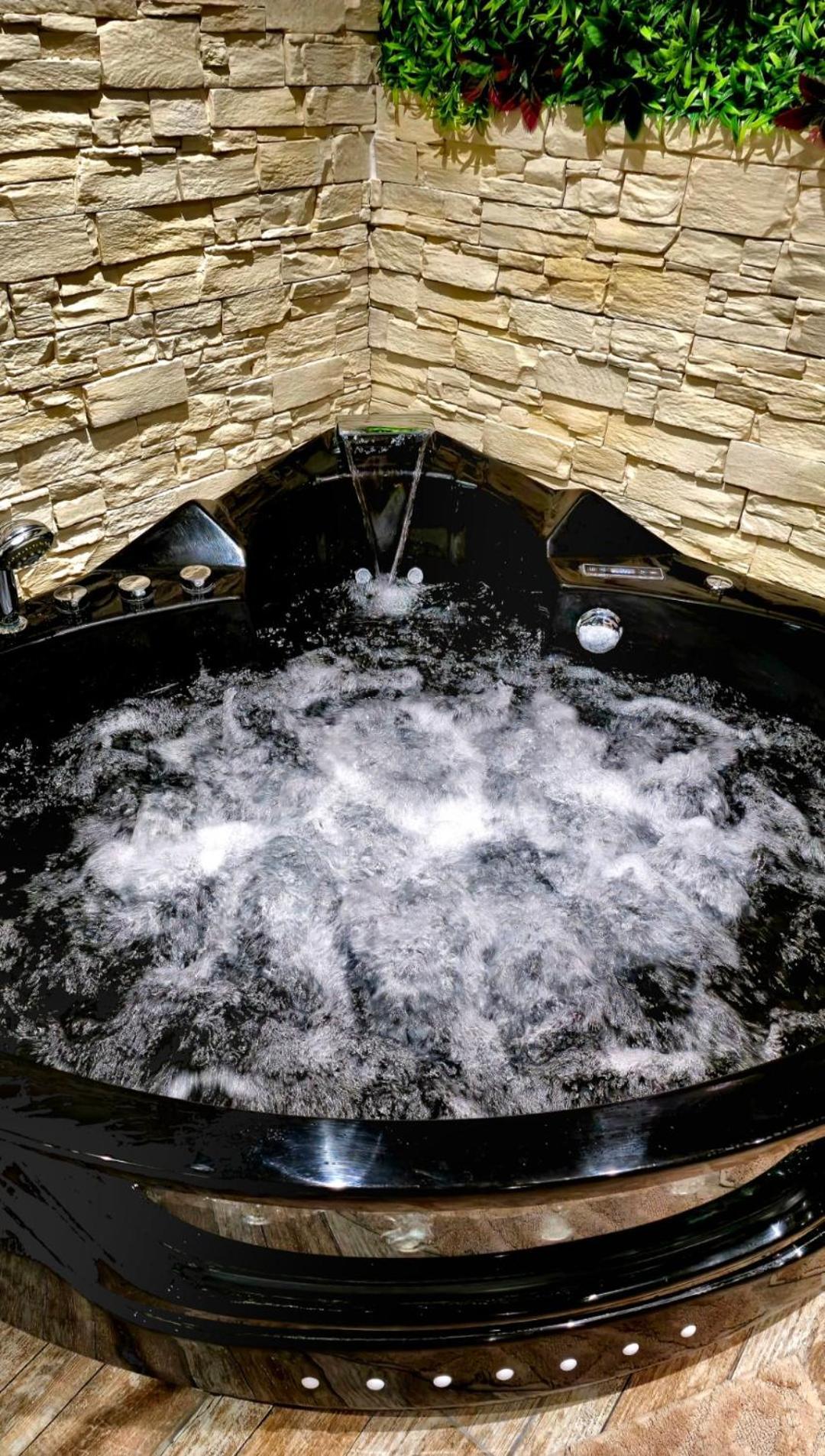 Appartement Chambre Cosy - Jacuzzi - Little Room Вандом Екстер'єр фото